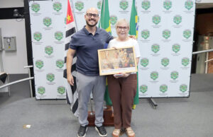 Mães e servidoras da Câmara são homenageadas pelo presidente Bernarde